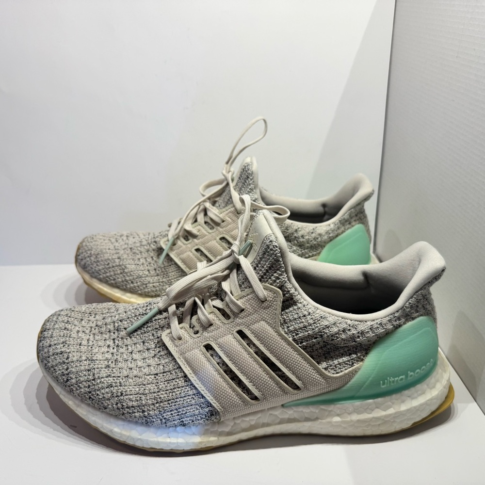 Women's Adidas Ultra Boost Shoes Size men 8 Carbon Mint EU 40